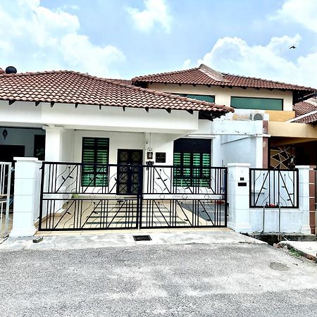 The Amore Homestay Klebang, Melaka Eksteriør bilde